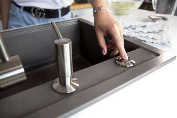 Пневматическая кнопка Omoikiri SW-01 GM